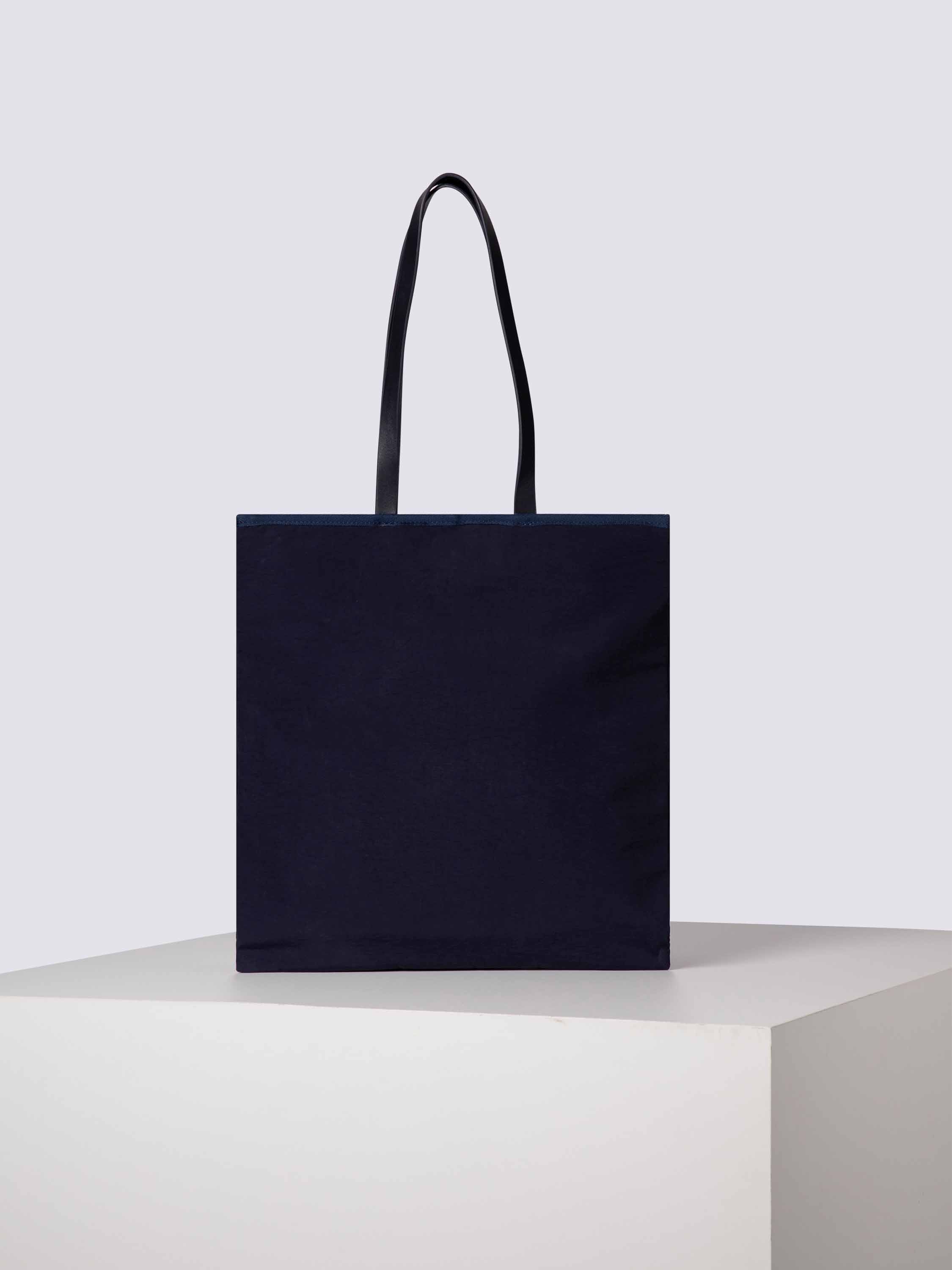 color:dark navy_ansicht:000000000000003_dokar:Z07_dokar-text:online inhalt