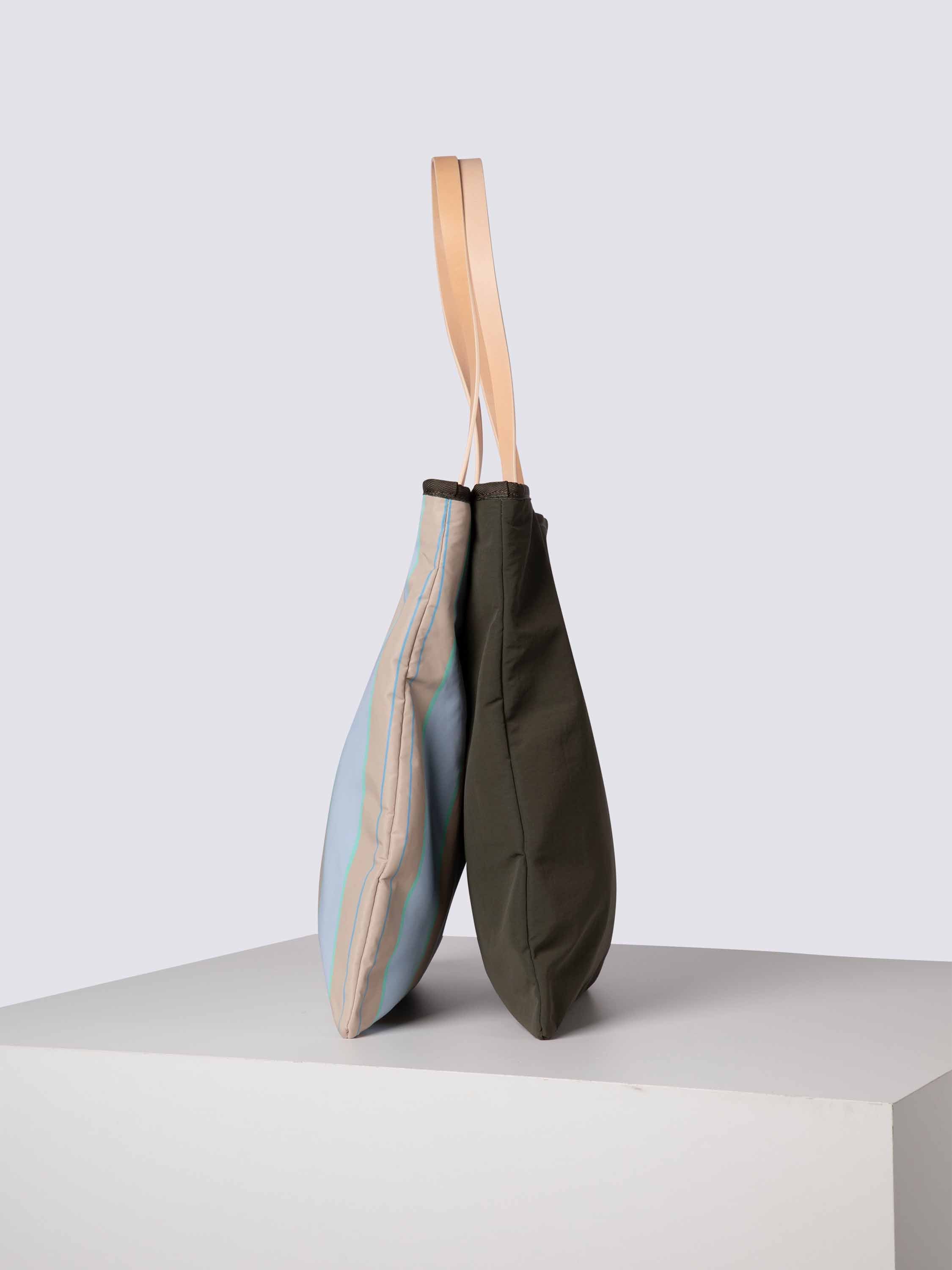 color:dark olive_ansicht:000000000000002_dokar:Z07_dokar-text:online inhalt
