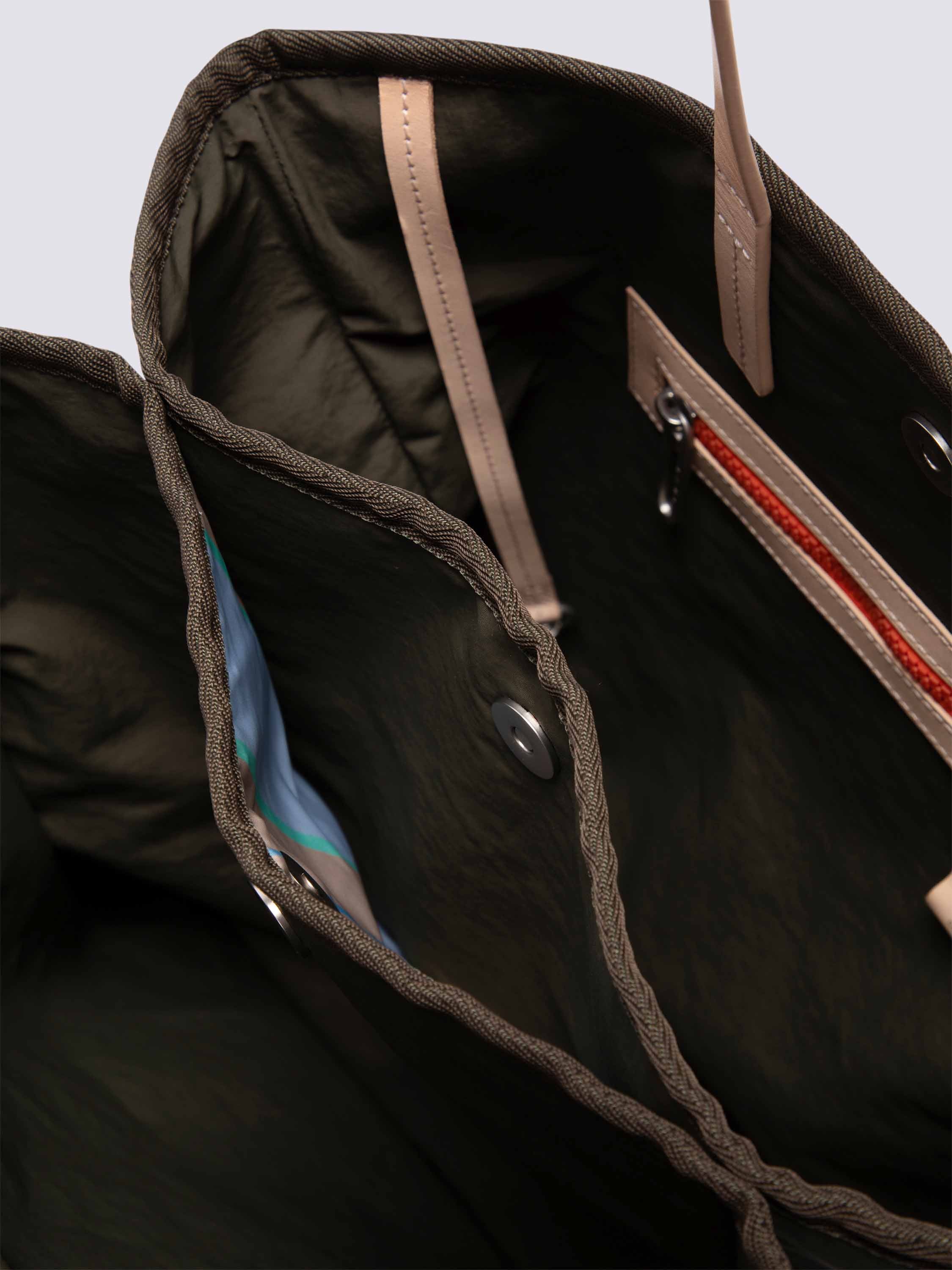 color:dark olive_ansicht:000000000000008_dokar:Z07_dokar-text:online inhalt