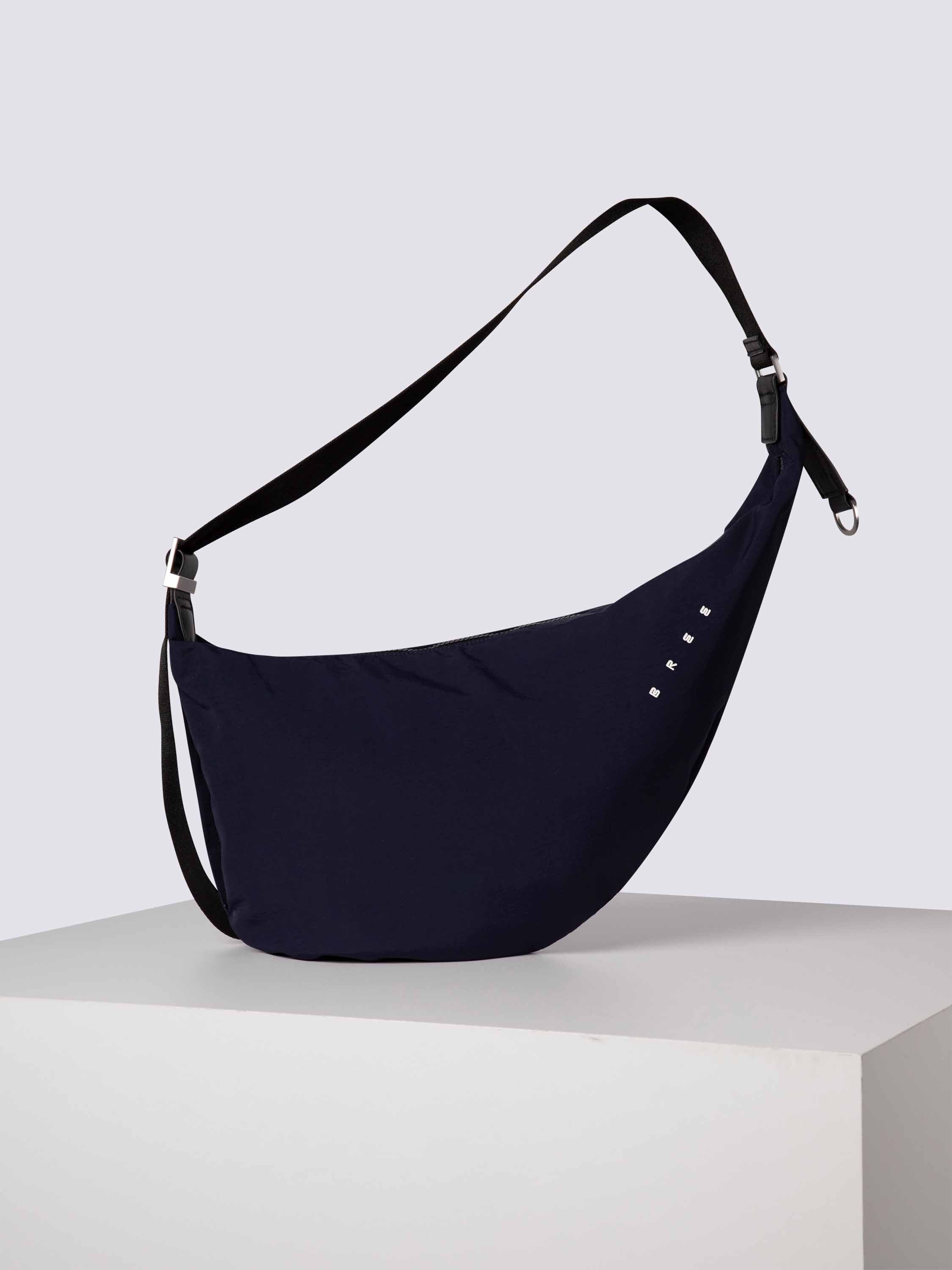 color:dark navy_ansicht:000000000000001_dokar:Z07_dokar-text:online inhalt