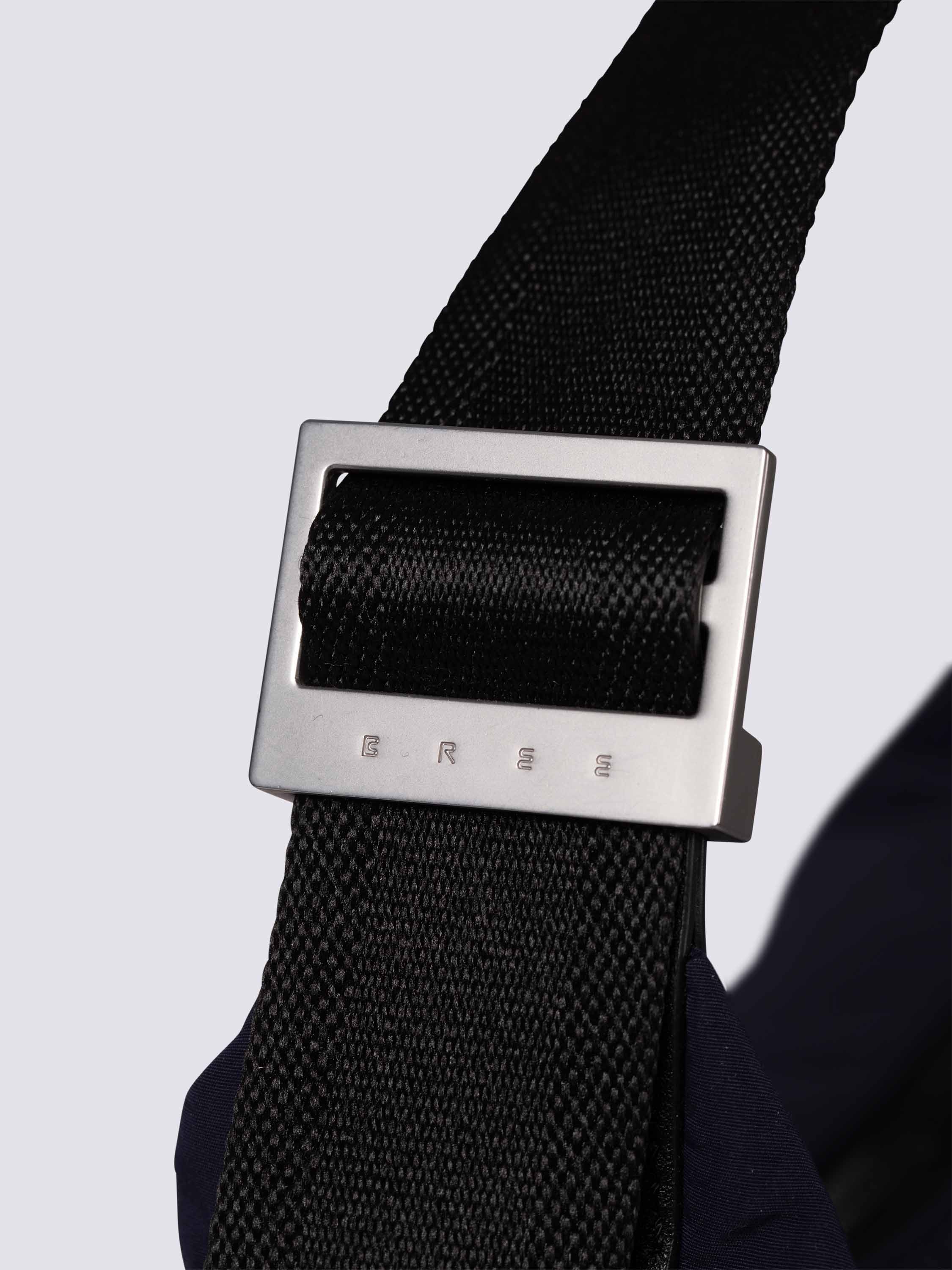 color:dark navy_ansicht:000000000000008_dokar:Z07_dokar-text:online inhalt