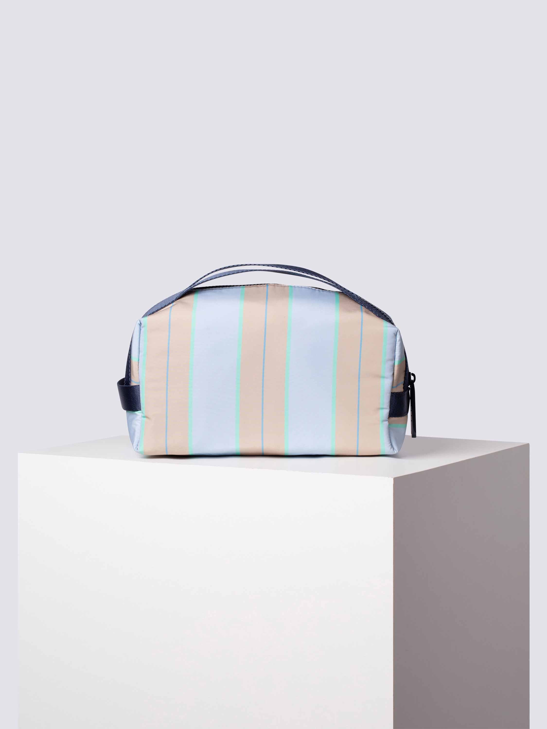 color:blau_ansicht:000000000000002_dokar:Z07_dokar-text:online inhalt