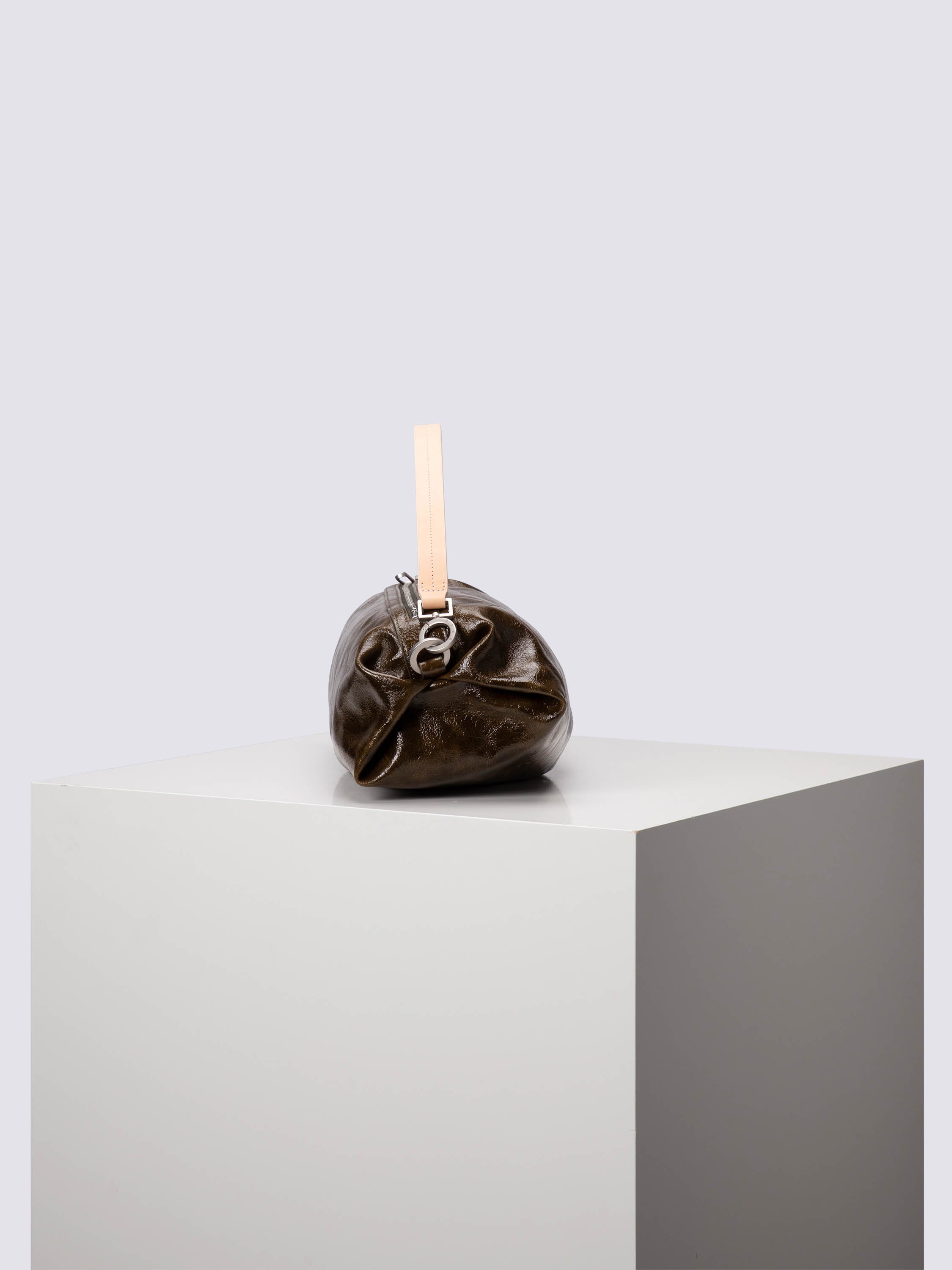 color:dark olive_ansicht:000000000000003_dokar:Z07_dokar-text:online inhalt